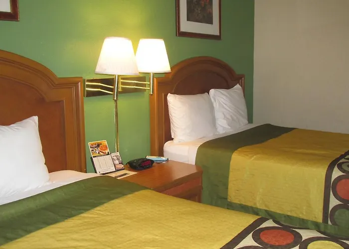 Super 8 By Wyndham La Lafayette