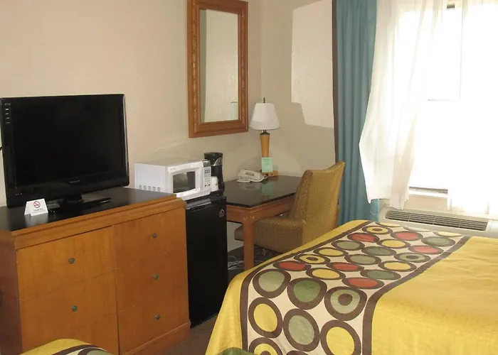 Hotel Super 8 By Wyndham La 2*