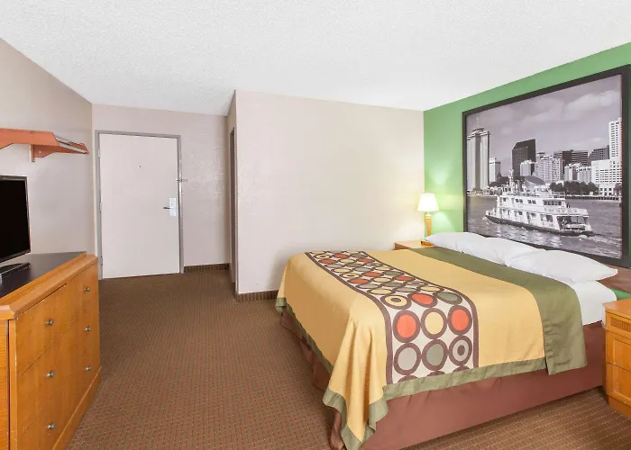 Hotel Super 8 By Wyndham La 2*