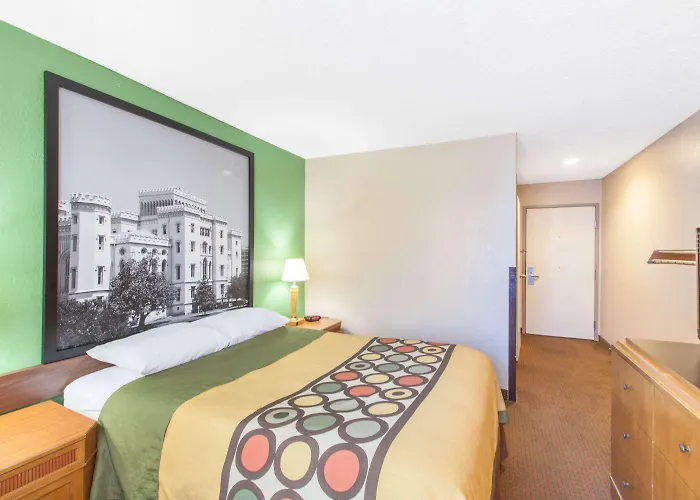 Hotel Super 8 By Wyndham La 2*