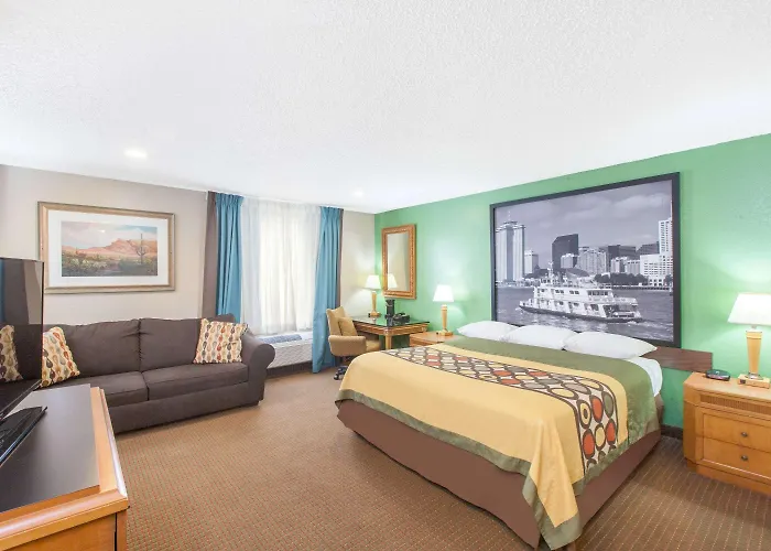 Super 8 By Wyndham La 2*