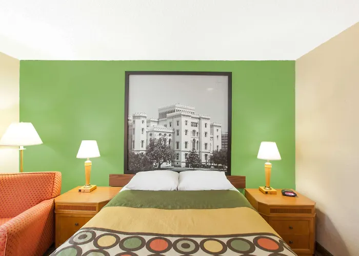 Super 8 By Wyndham La 2*