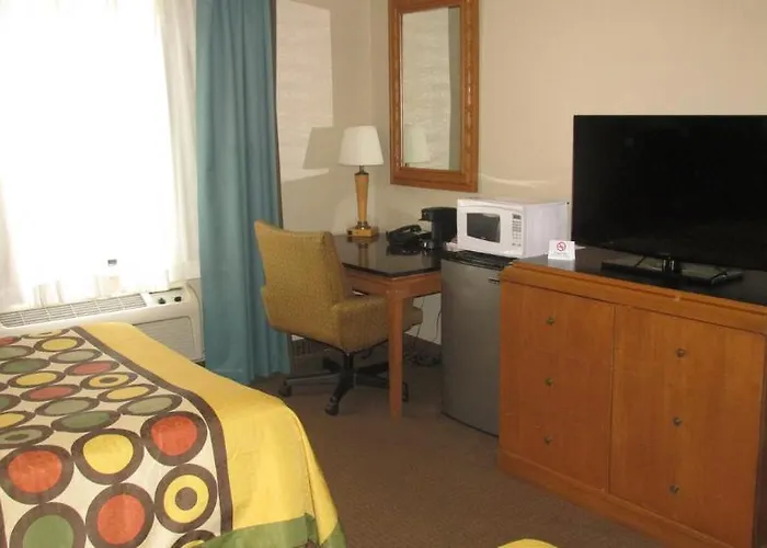 Super 8 By Wyndham La Lafayette
