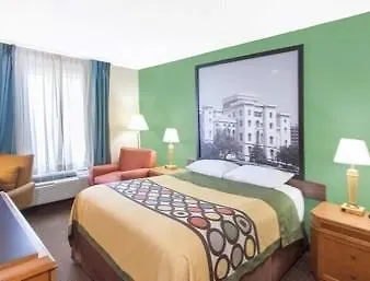 Super 8 By Wyndham La Hotel 2*