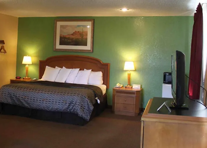 Hotel Super 8 By Wyndham La