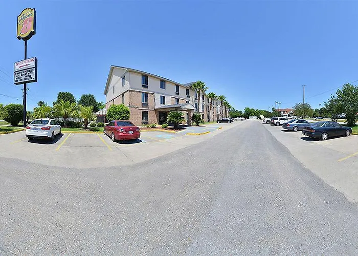 Super 8 By Wyndham La 2*